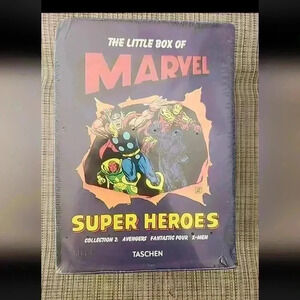 The Little Box Of Marvels Super Heros Gift Set